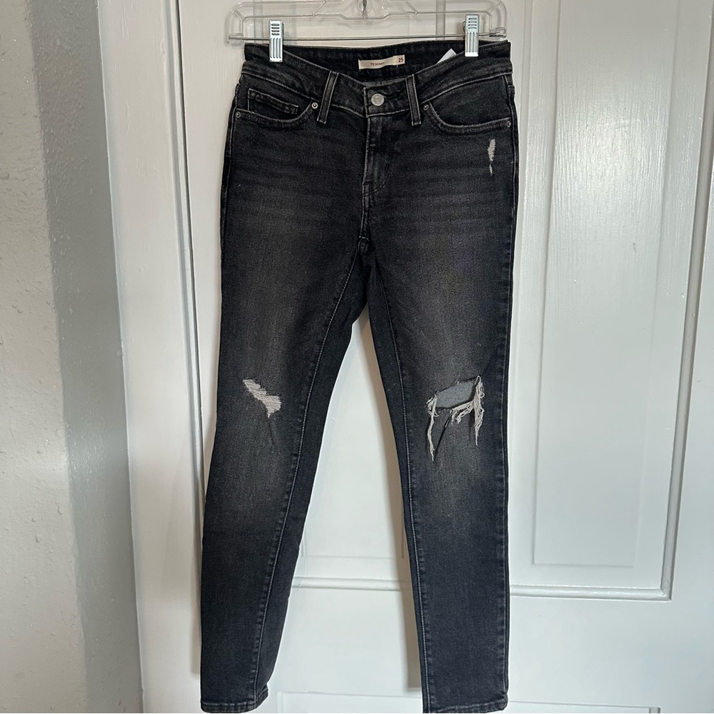 Levi’s 711 Skinny Jeans